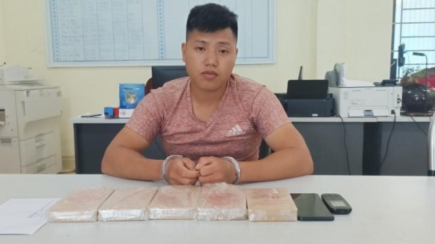 Người đàn ông bị bắt quả tang mua bán 5 bánh heroin